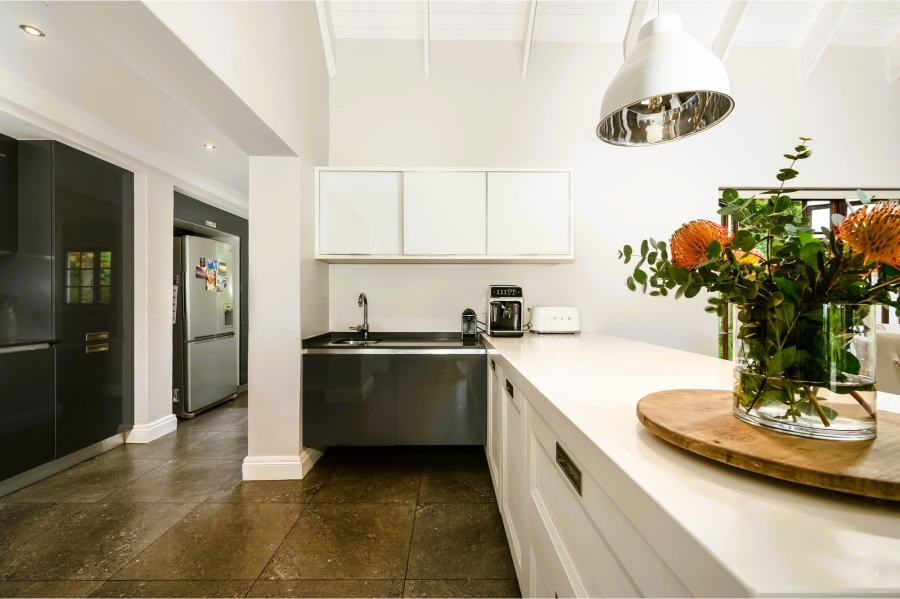 5 Bedroom Property for Sale in Theescombe Eastern Cape